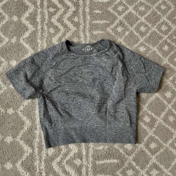 Grey active cropped t-shirt never worn! - Picture 1 of 1